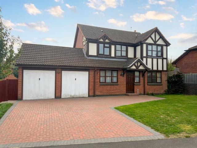 4 bedroom detached house for sale