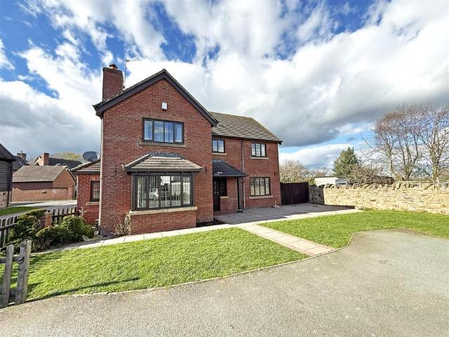 4 bedroom detached house for sale