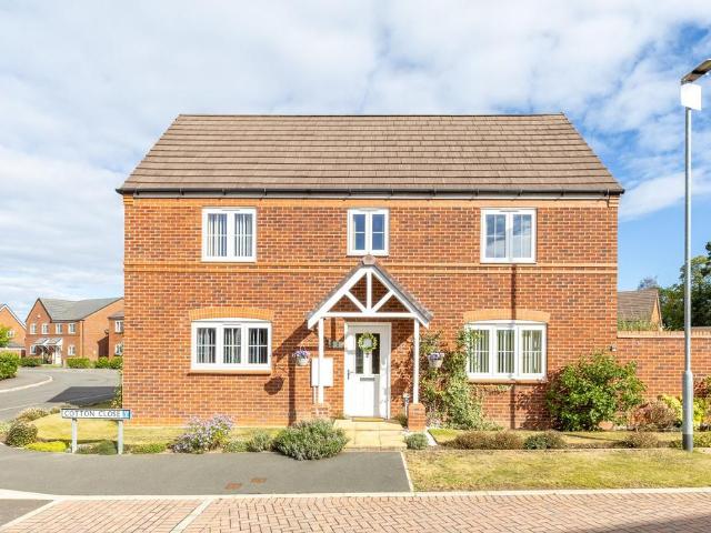 4 bedroom detached house for sale