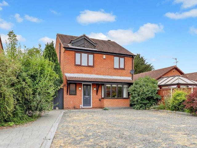 4 bedroom detached house for sale
