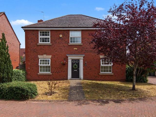 4 bedroom detached house for sale