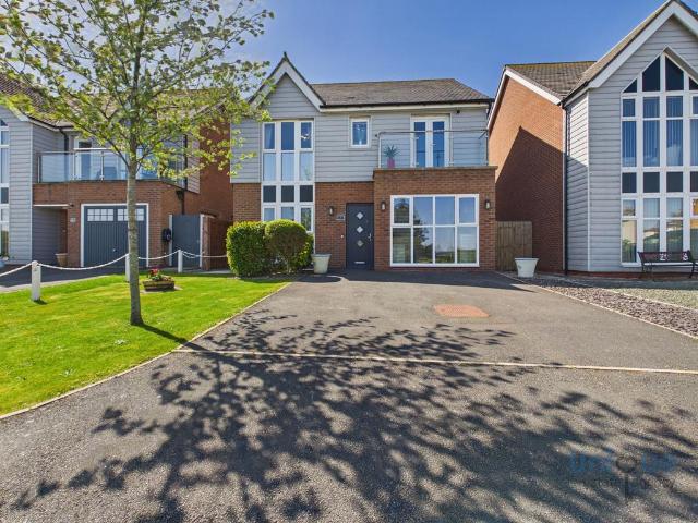 4 bedroom detached house for sale