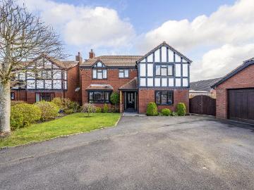 4 bedroom detached house for sale