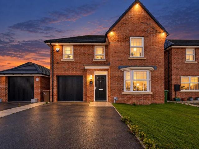 4 bedroom detached house for sale