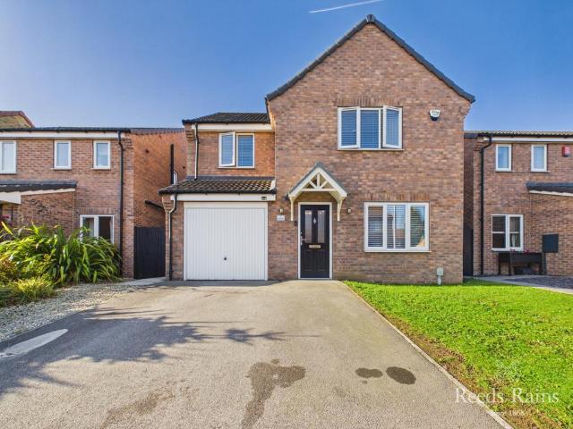 4 bedroom detached house for sale