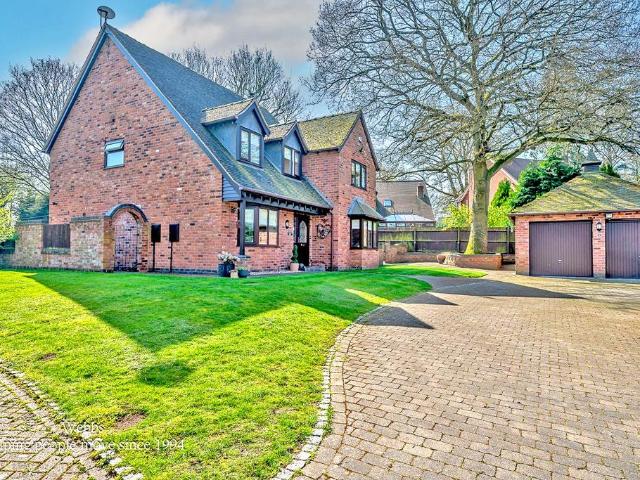 4 bedroom detached house for sale