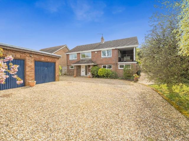 4 bedroom detached house for sale