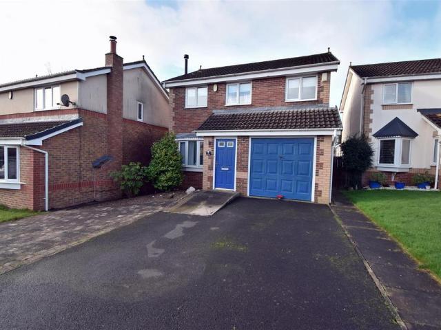 4 bedroom detached house for sale