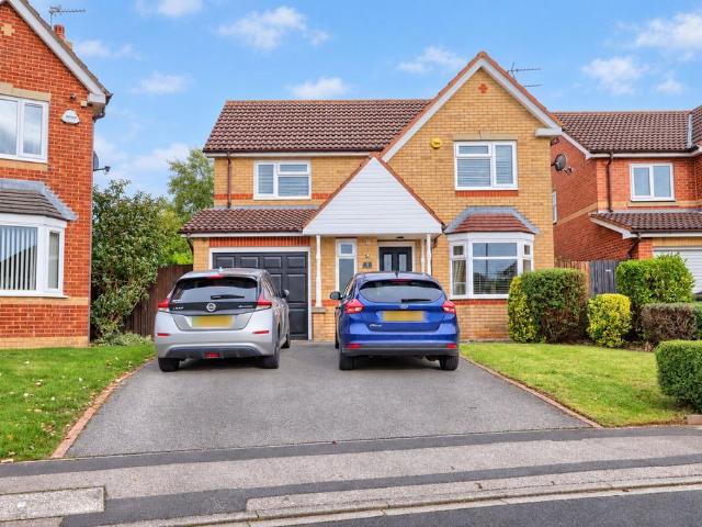 4 bedroom detached house for sale