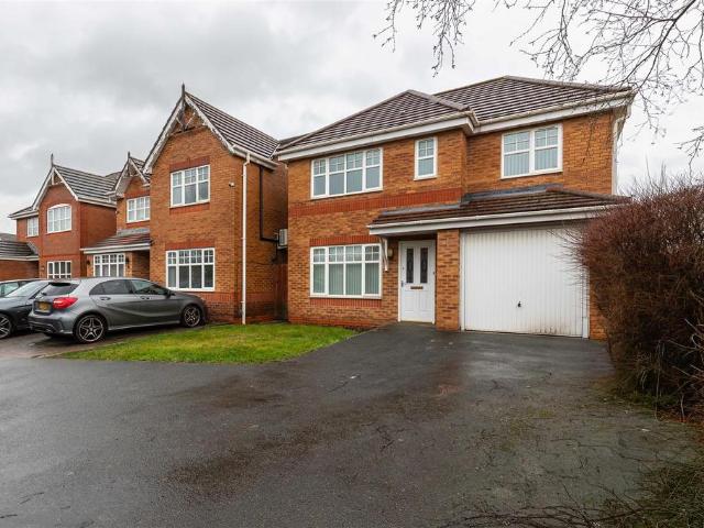 4 bedroom detached house for sale