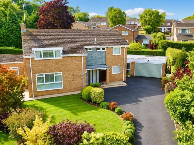4 bedroom detached house for sale