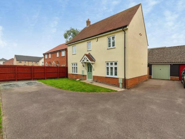 4 bedroom detached house for sale