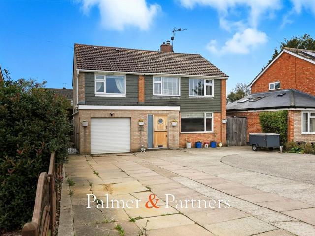 4 bedroom detached house for sale