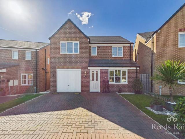 4 bedroom detached house for sale