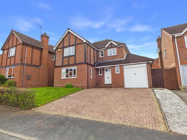 4 bedroom detached house for sale