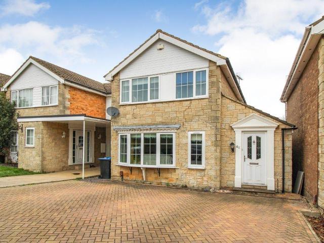 4 bedroom detached house for sale