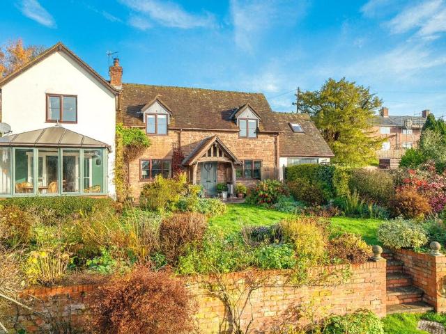 4 bedroom cottage for sale