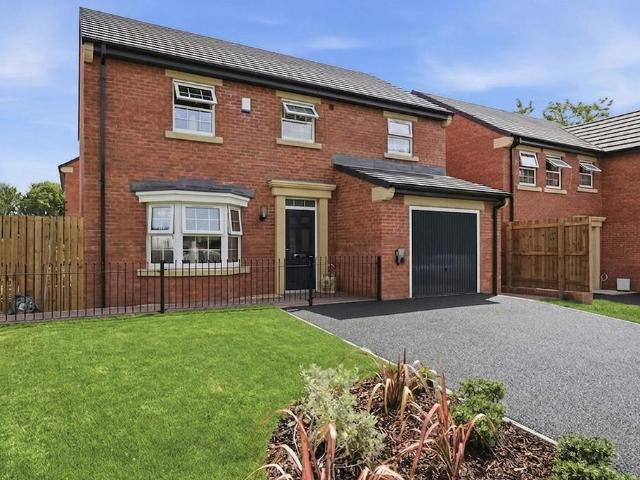 4 bedroom detached house for sale