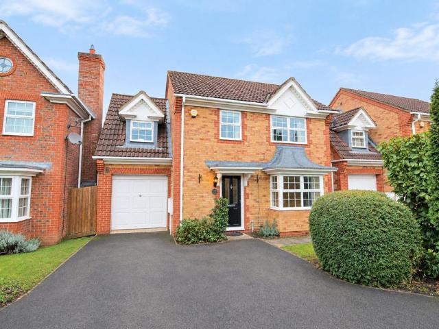 4 bedroom detached house for sale