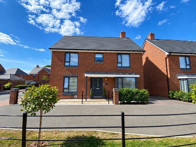 4 bedroom detached house for sale