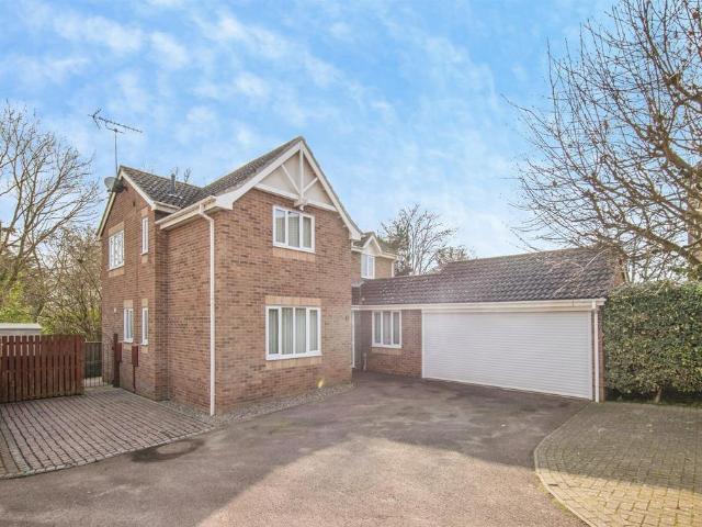 4 bedroom detached house for sale