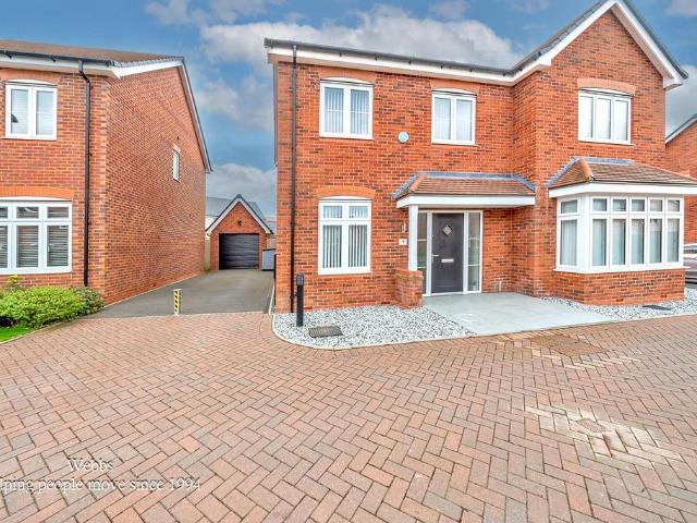 4 bedroom detached house for sale