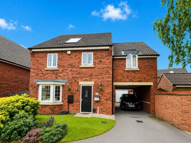 4 bedroom detached house for sale