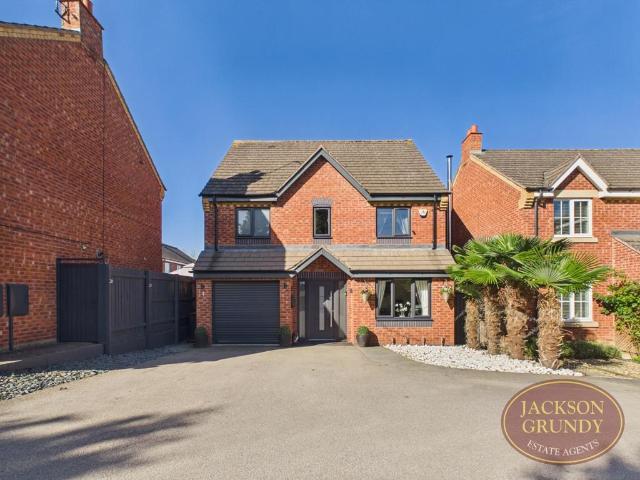 4 bedroom detached house for sale