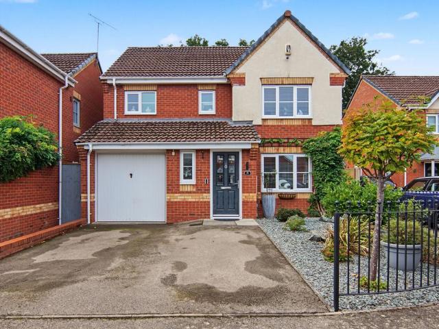 4 bedroom detached house for sale