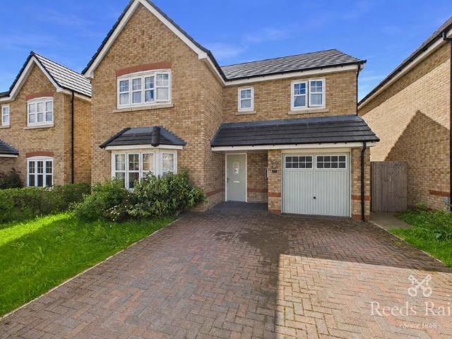 4 bedroom detached house for sale