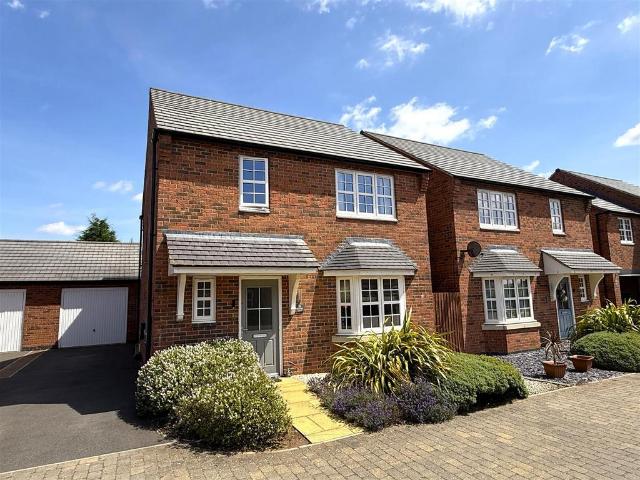 4 bedroom detached house for sale