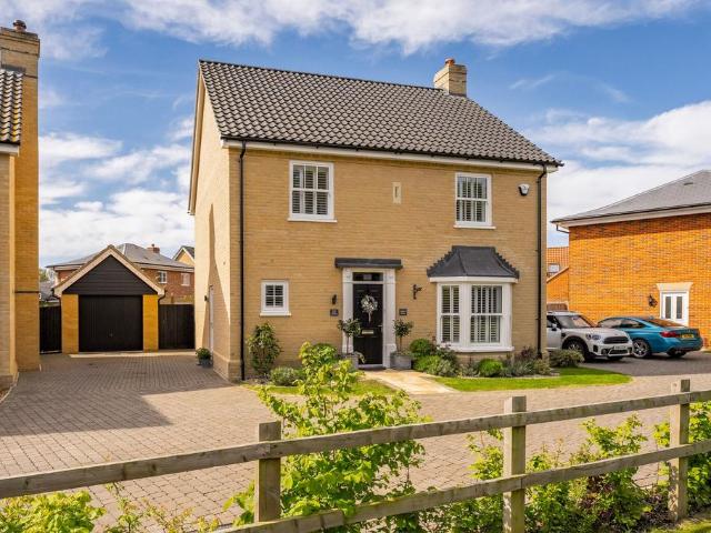 4 bedroom detached house for sale