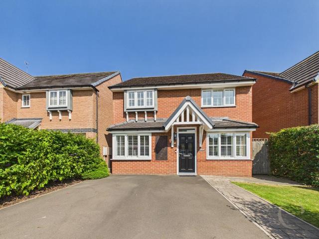 4 bedroom detached house for sale