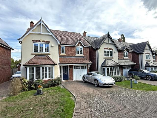 4 bedroom detached house for sale