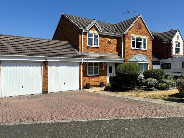 4 bedroom detached house for sale