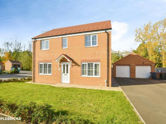 4 bedroom detached house for sale