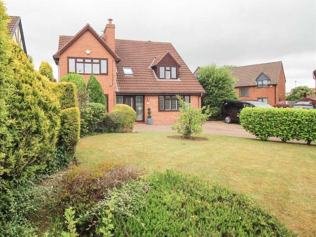4 bedroom detached house for sale