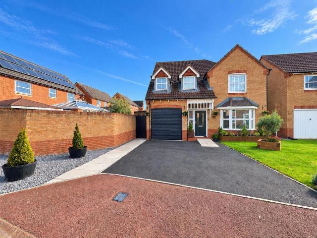 4 bedroom detached house for sale