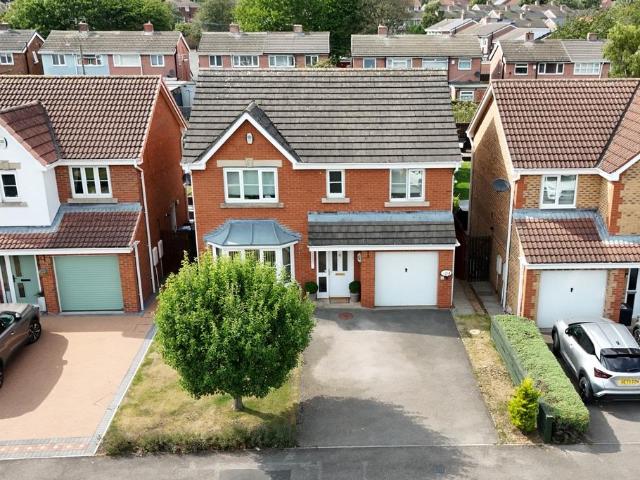 4 bedroom detached house for sale