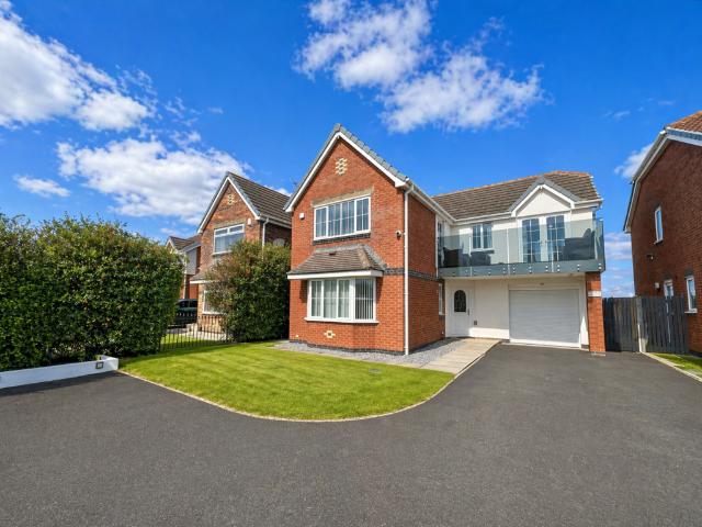 4 bedroom detached house for sale