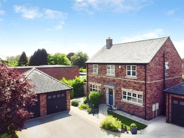 4 bedroom detached house for sale