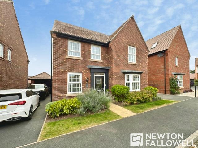 4 bedroom detached house for sale