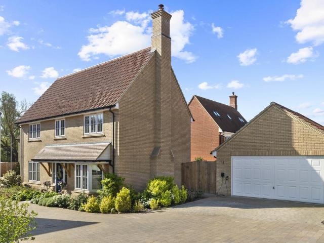4 bedroom detached house for sale
