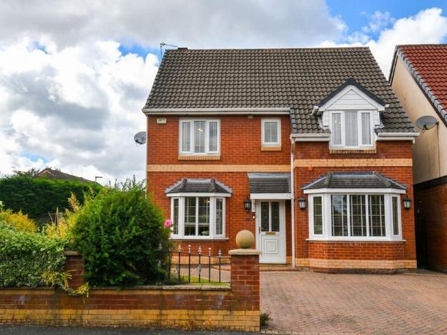 4 bedroom detached house for sale