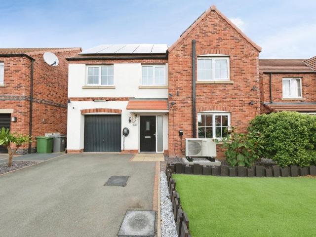 4 bedroom detached house for sale