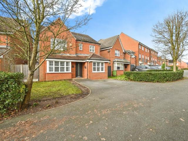 4 bedroom detached house for sale