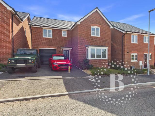 4 bedroom detached house for sale