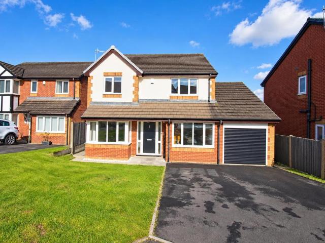 4 bedroom detached house for sale