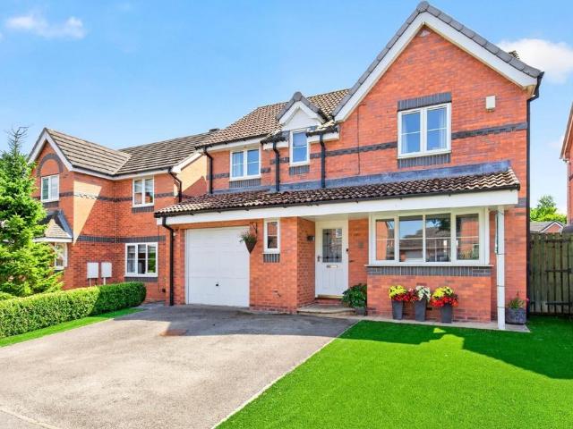 4 bedroom detached house for sale