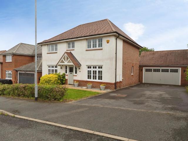 4 bedroom detached house for sale